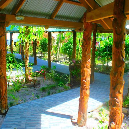 Le Uaina Beach Resort Faleapuna Екстер'єр фото