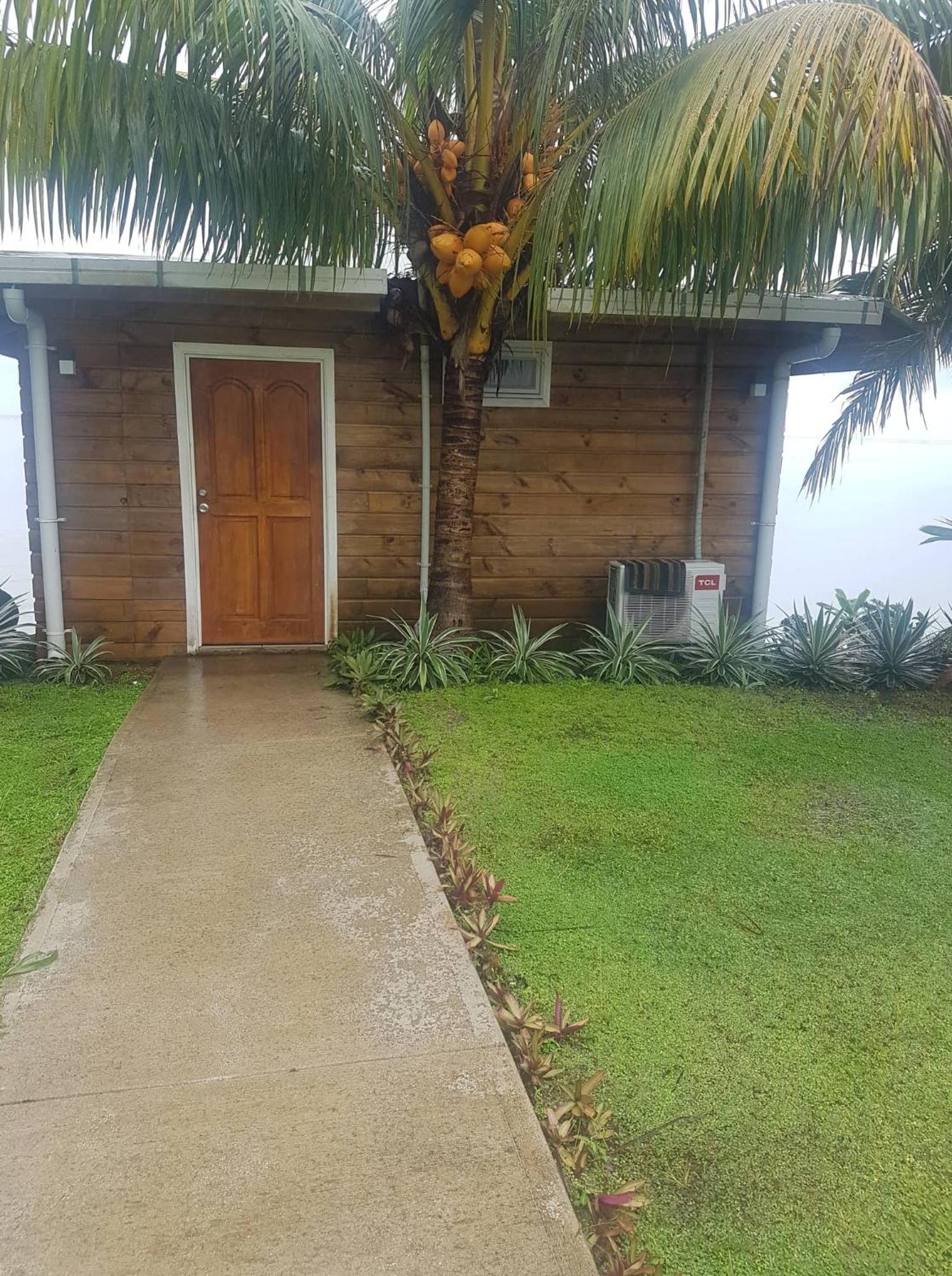 Le Uaina Beach Resort Faleapuna Екстер'єр фото