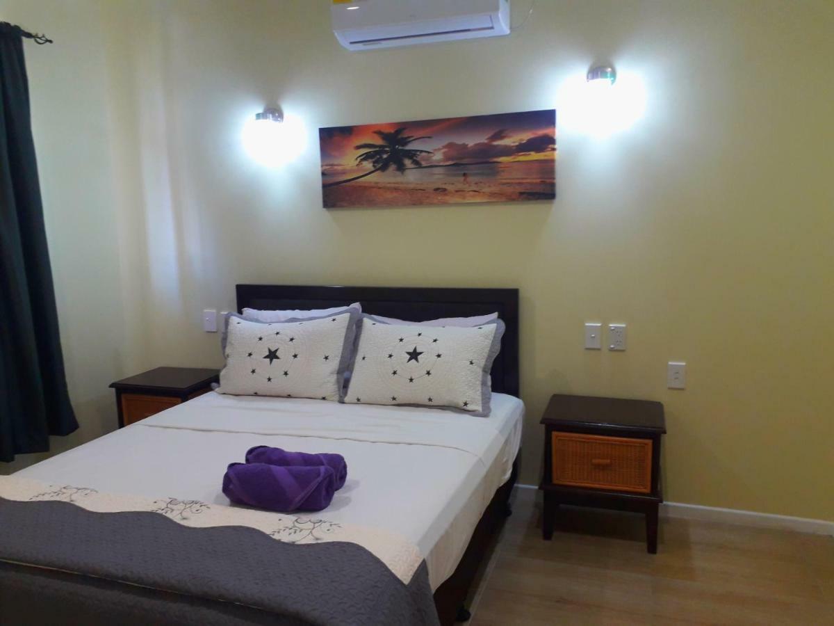 Le Uaina Beach Resort Faleapuna Екстер'єр фото