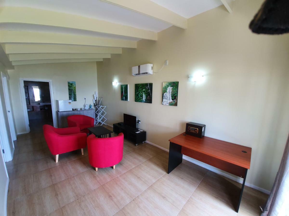 Le Uaina Beach Resort Faleapuna Екстер'єр фото